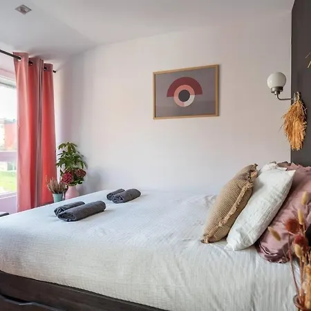 Cozy Apartment In The City Center Santander Exterior photo